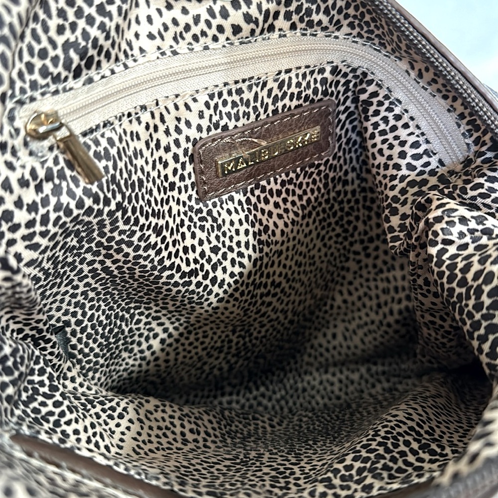 Malibu Skye brown faux side cross. Body purse like new w:leopard print interior - Picture 4 of 4